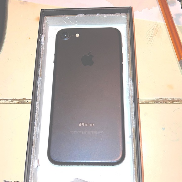 Apple I-Phone 7. #1778. 32 GB. Re-Set by T-Mobile and ready to go.